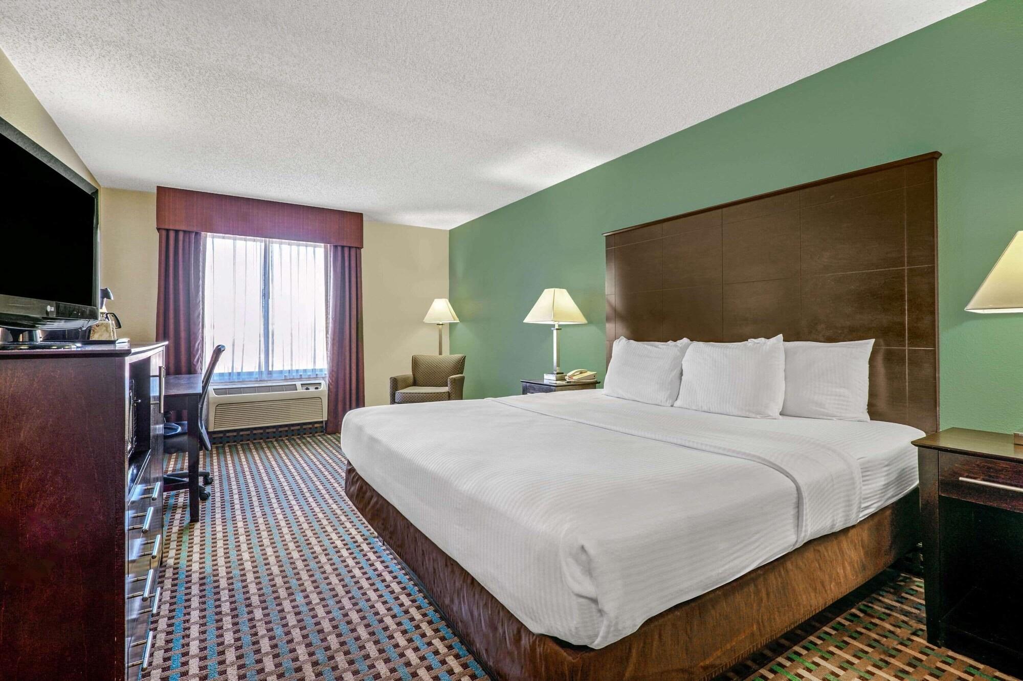 La Quinta Inn By Wyndham Columbia Se Fort Jackson Kültér fotó
