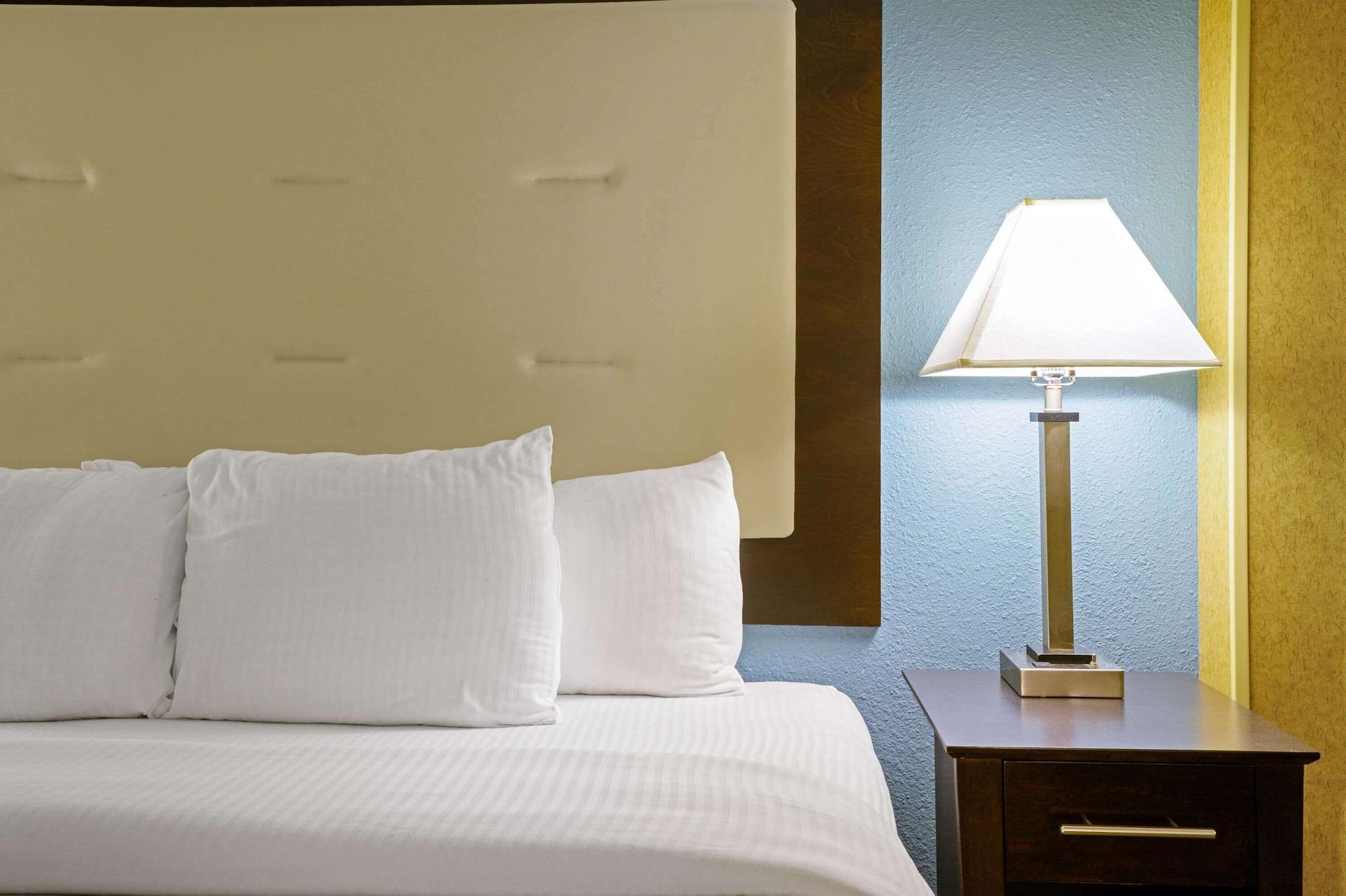 La Quinta Inn By Wyndham Columbia Se Fort Jackson Kültér fotó