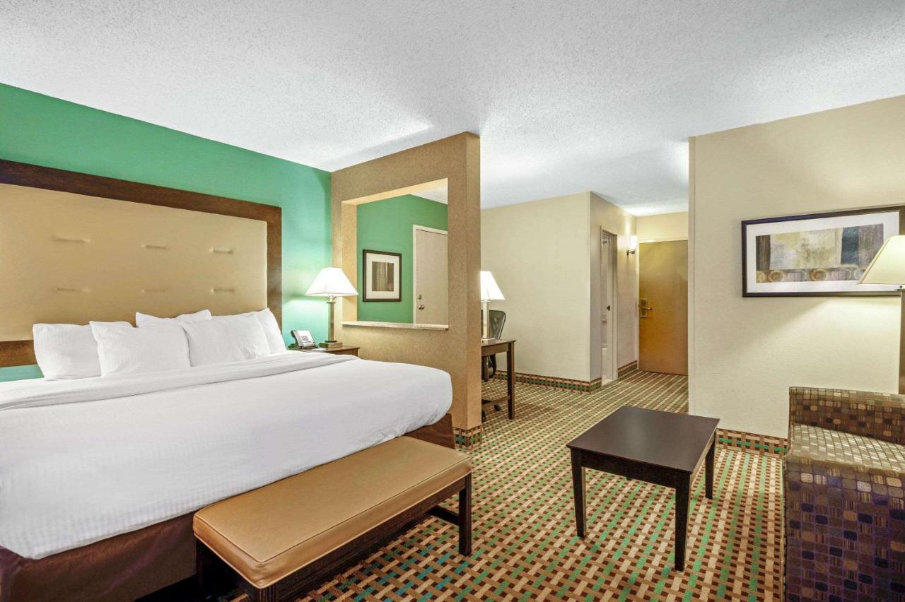 La Quinta Inn By Wyndham Columbia Se Fort Jackson Kültér fotó